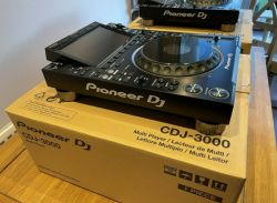 Pioneer CDJ-3000 Multi-Player / Pioneer DJM-A9 DJ Mixer / Pioneer DJ DJM-V10-LF / Pioneer DJM-S11